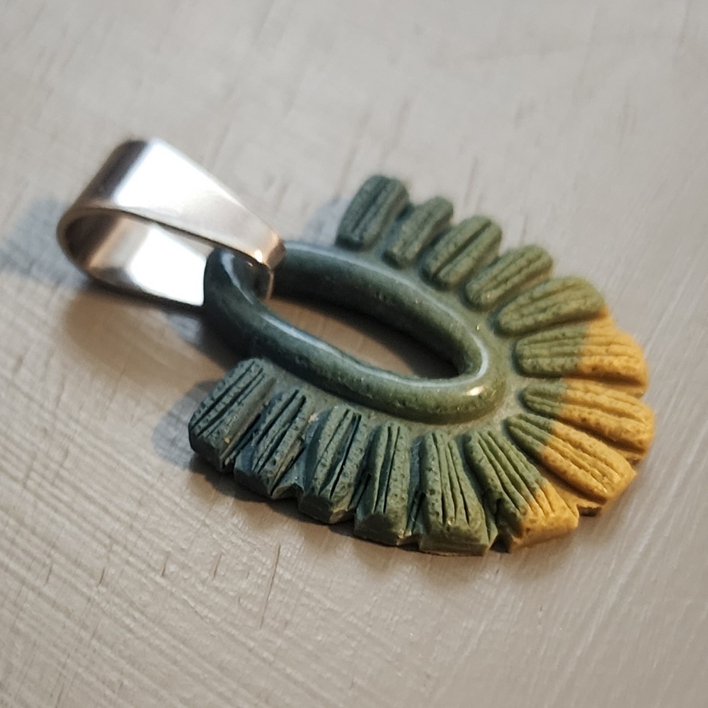Multicolor Clay Pendant with Gradient Design - Picture 2 of 3